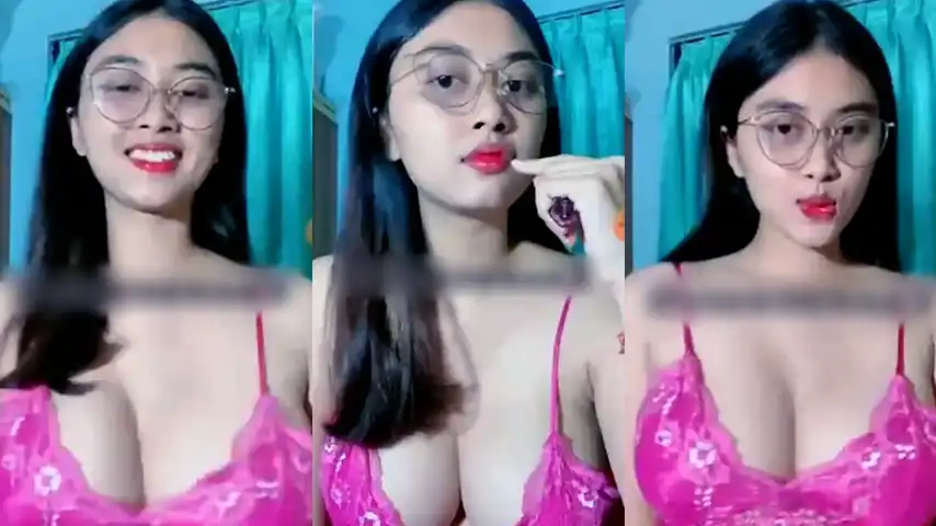 Sri Ayu Tarisa Belahan Toket Menggoda